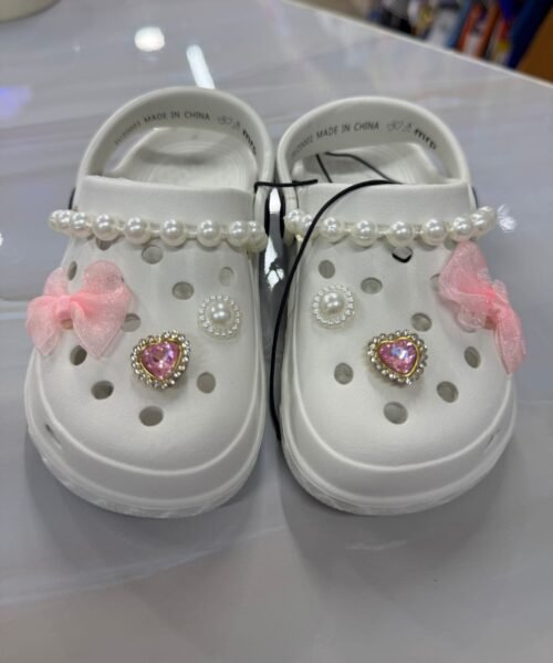 Sandalias con Charms