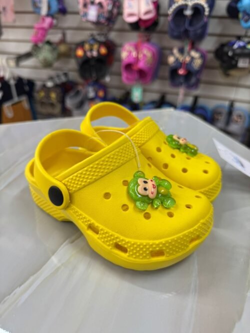 WhatsApp Image 2025-09-01 at 10.35.48 (2) Sandalias Charm Monito