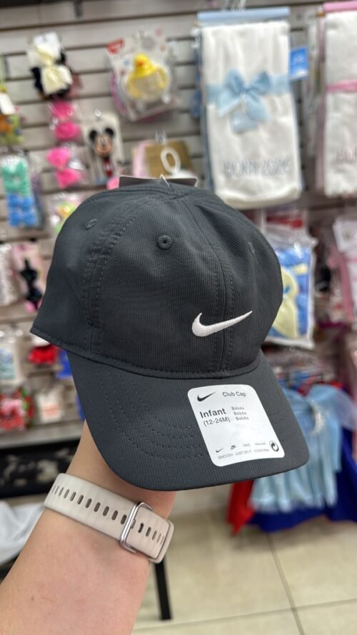 Gorra Nike Gris