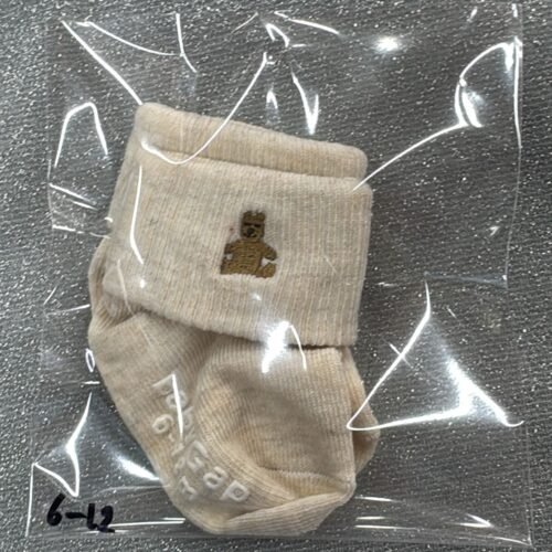 Medias Beige Gap Osito 6-12 meses
