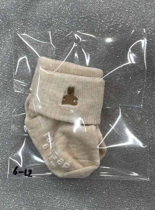 Medias Beige Gap Osito 6-12 meses