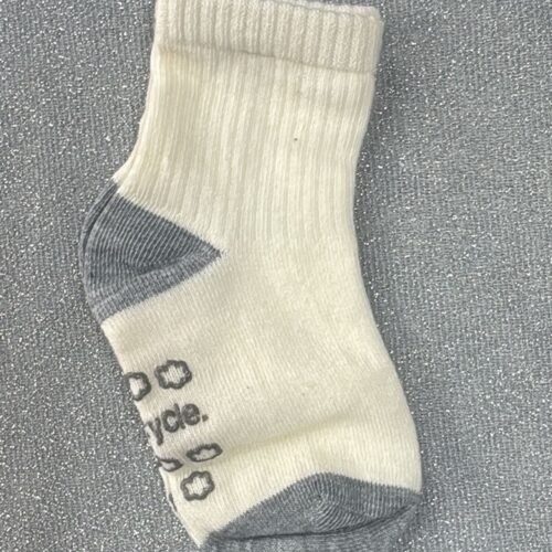 WhatsApp Image 2026-05-02 at 11.36.52 Medias Blanco Gris